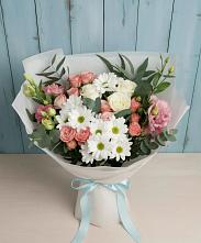 Букет цветов из:  Розы, Лизиантусы и Хризантемы в Новоржеве