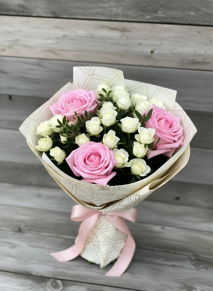Букет цветов из: Розы в Новоржеве