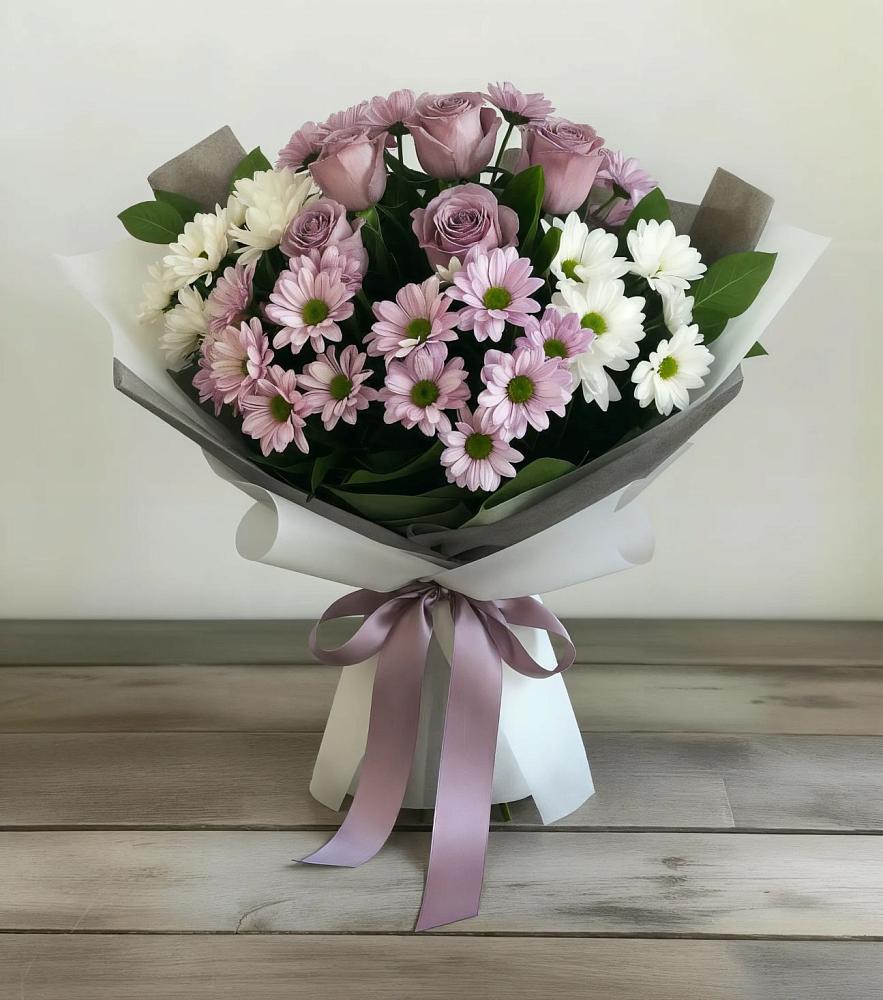 Букет цветов из: Хризантемы и Розы в Новоржеве