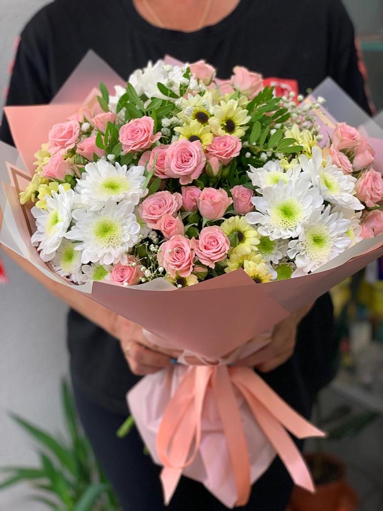 Букет цветов из: Розы и Хризантемы в Новоржеве