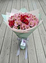 Букет цветов из:  Альстромерии в Новоржеве