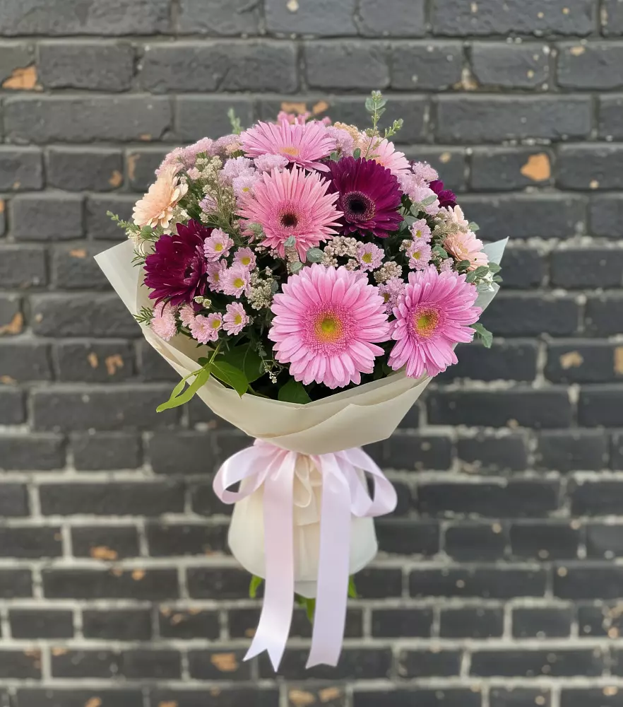 Букет цветов из: Герберы и Хризантемы в Новоржеве
