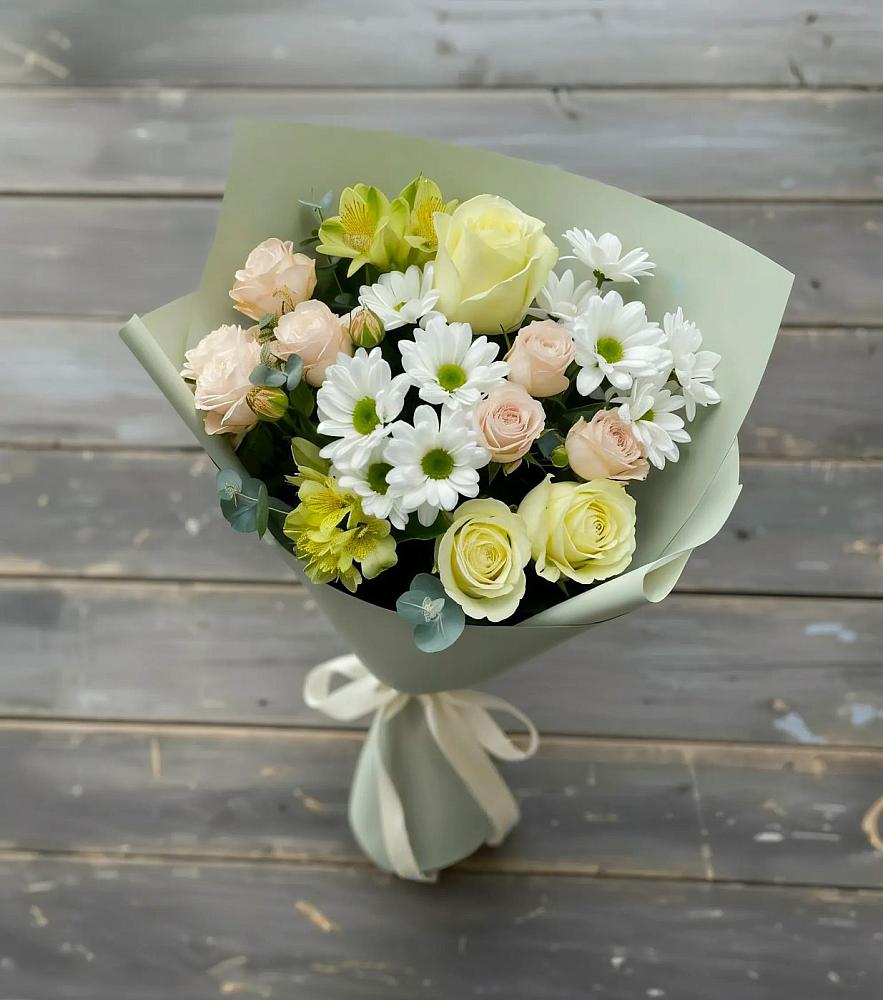 Букет цветов из: Альстромерии, Розы и Хризантемы в Новоржеве