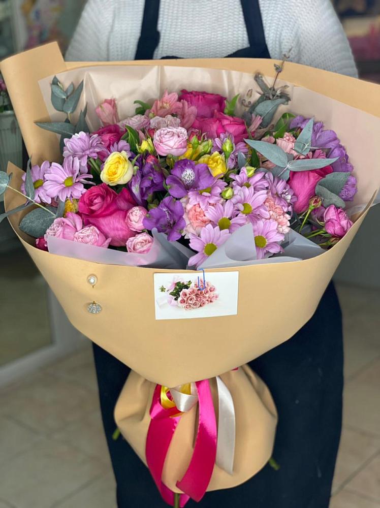 Букет цветов из: Хризантемы, Гвоздики и Альстромерии в Новоржеве