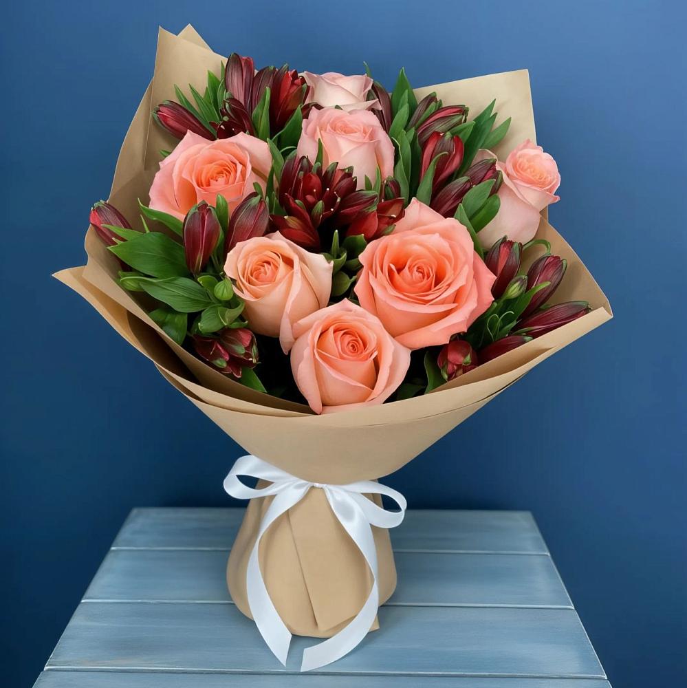 Букет цветов из: Розы и Альстромерии в Новоржеве