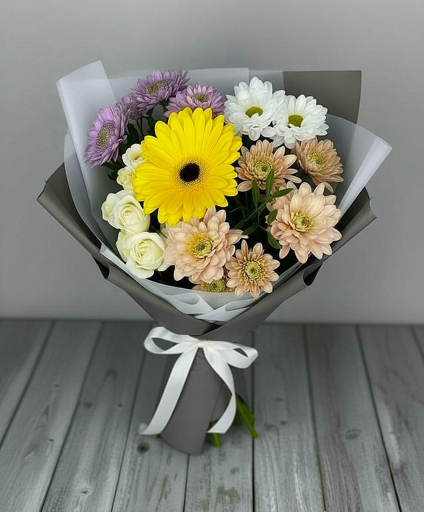 Букет цветов из: Розы, Герберы и Хризантемы в Новоржеве