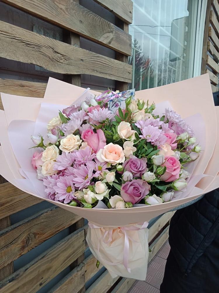 Букет цветов из: Розы и Хризантемы в Новоржеве