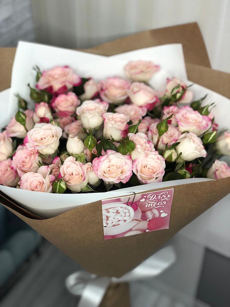 Букет цветов из: Розы в Новоржеве