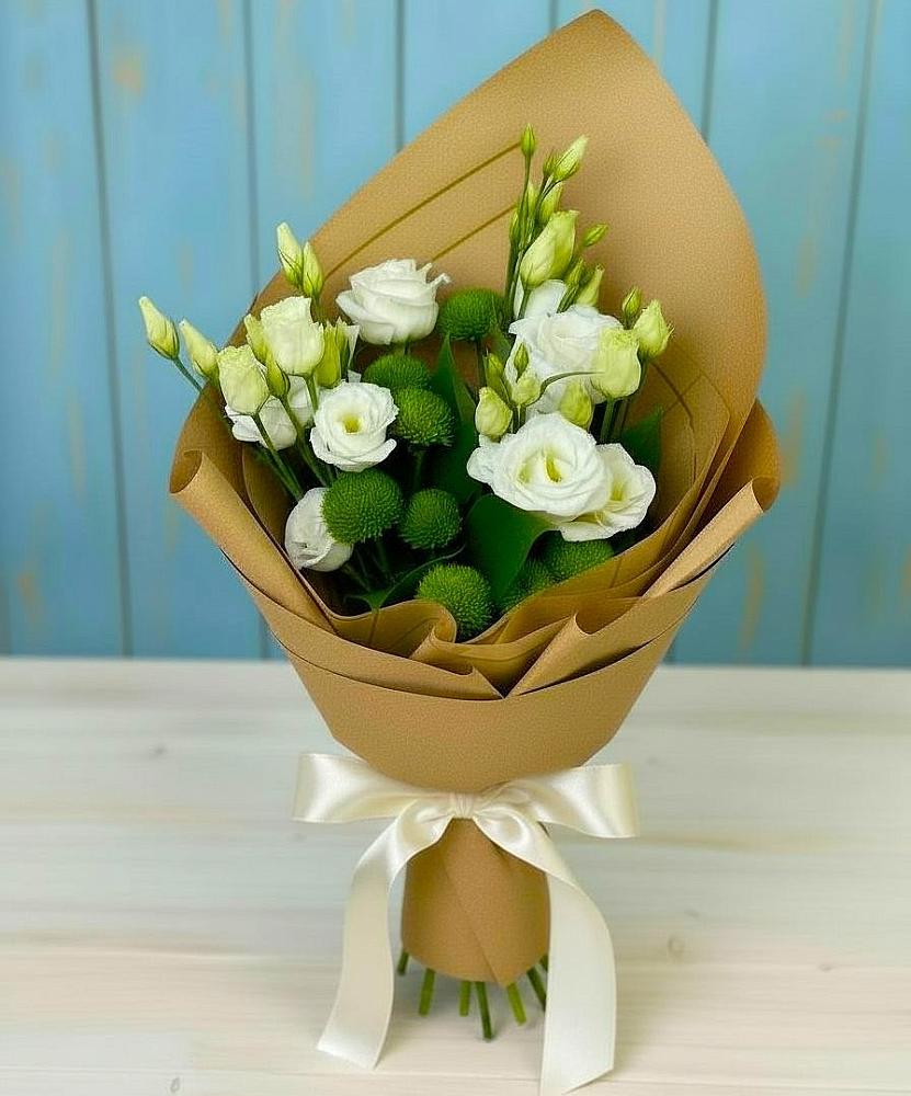 Букет цветов из: Хризантемы и Лизиантусы в Новоржеве