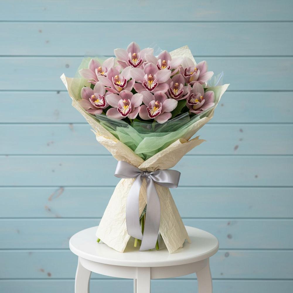 Букет цветов из: Орхидеи и Розы в Новоржеве