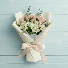 Букет цветов из:  Альстромерии в Новоржеве