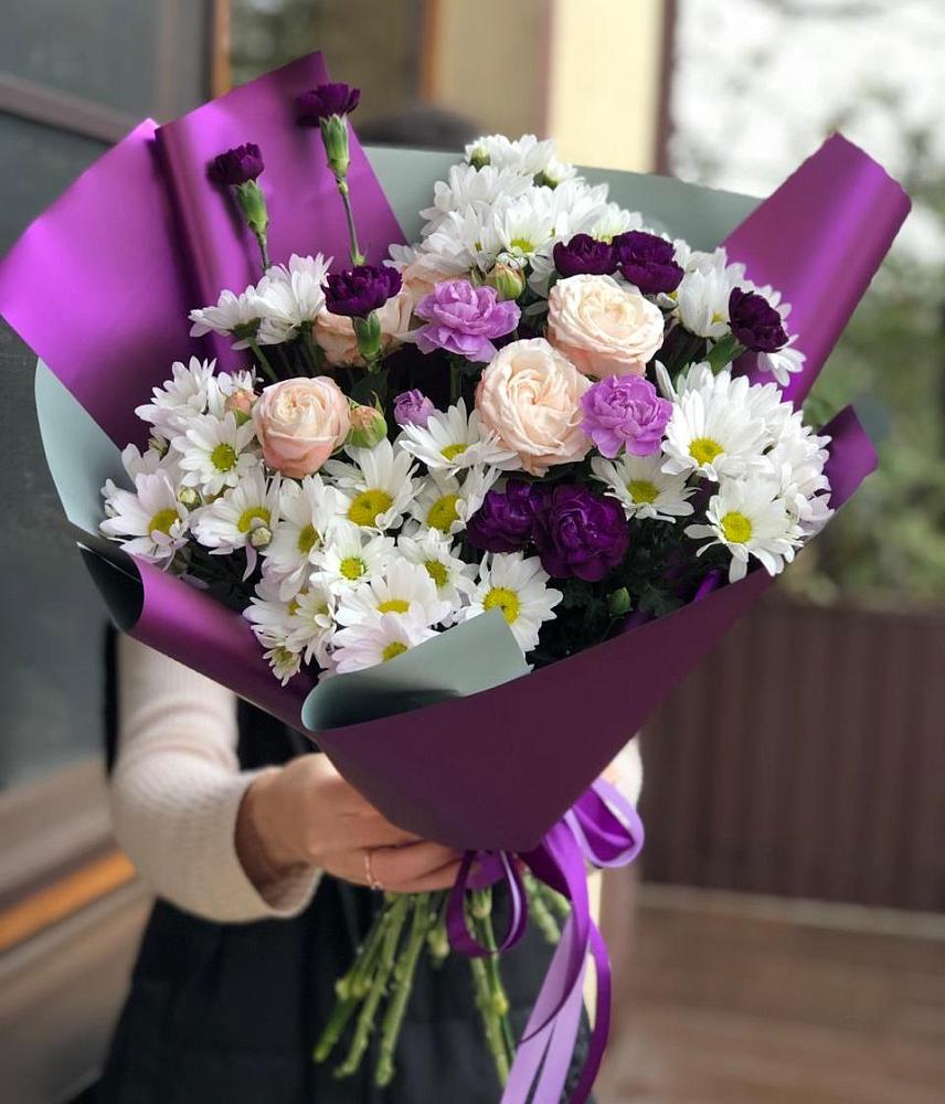 Букет цветов из: Хризантемы, Гвоздики и Розы в Новоржеве