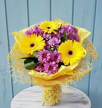 Букет цветов из:  Хризантемы и Герберы в Новоржеве