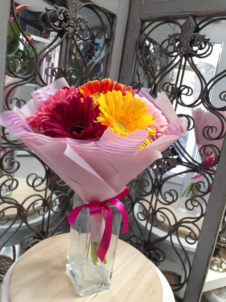 Букет цветов из: Герберы в Новоржеве