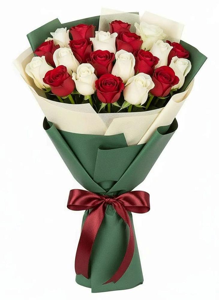 Букет Микс из красных и белых роз в Новоржеве