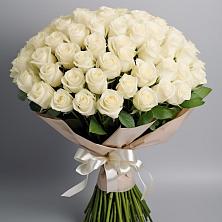 Букет 101 беля роза Белоснежка в Новоржеве
