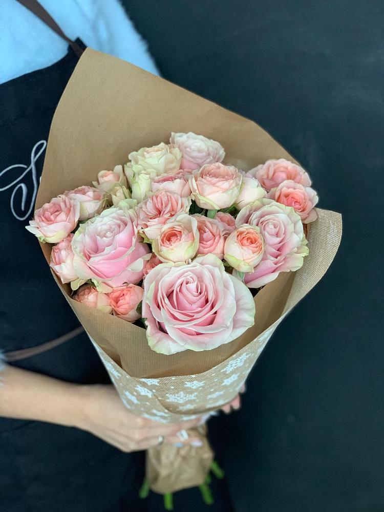 Букет цветов из: Хризантемы и Розы в Новоржеве