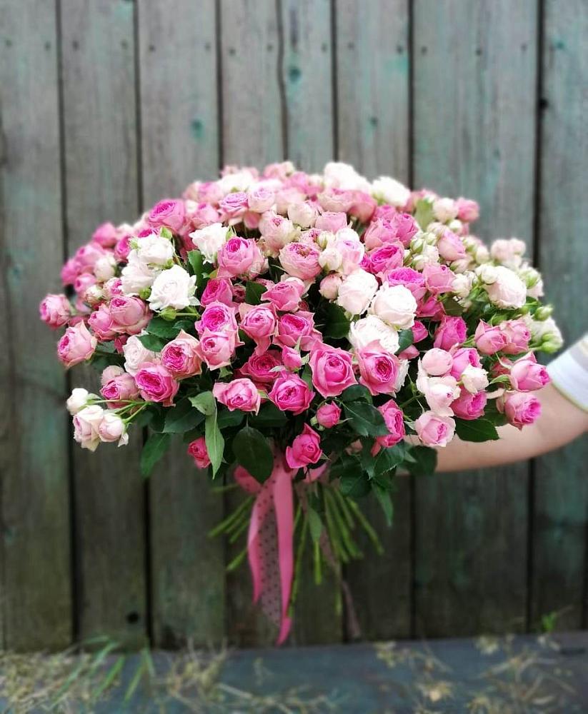 Букет Розовые кустовые розы Натали и Лав Лидия в Новоржеве