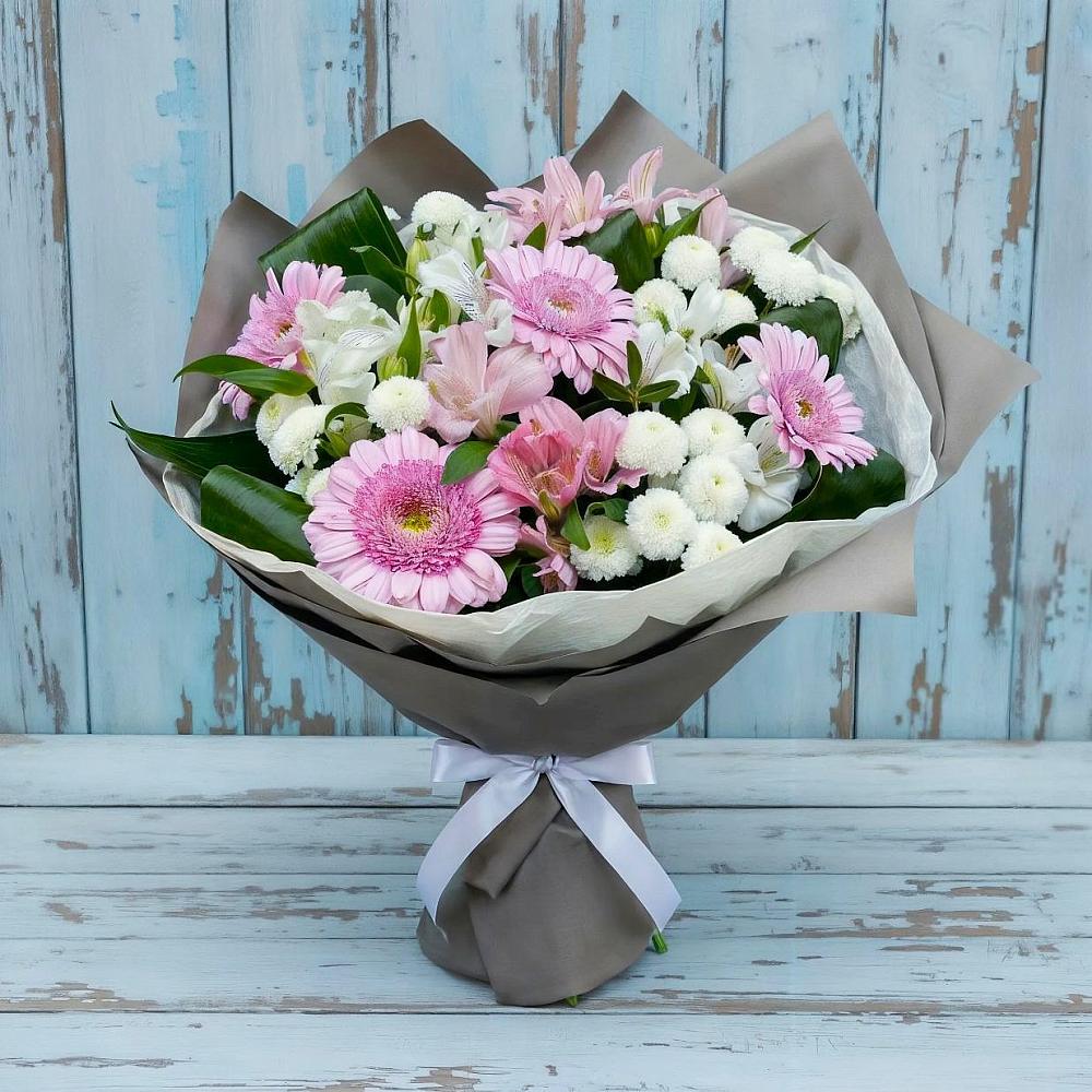 Букет цветов из: Герберы, Альстромерии и Хризантемы в Новоржеве
