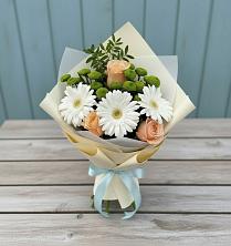 Букет цветов из:  Герберы, Розы и Хризантемы в Новоржеве