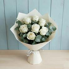 Букет Белые розы в Эвкалипте в Новоржеве
