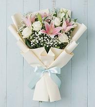 Букет цветов из:  Лилии в Новоржеве