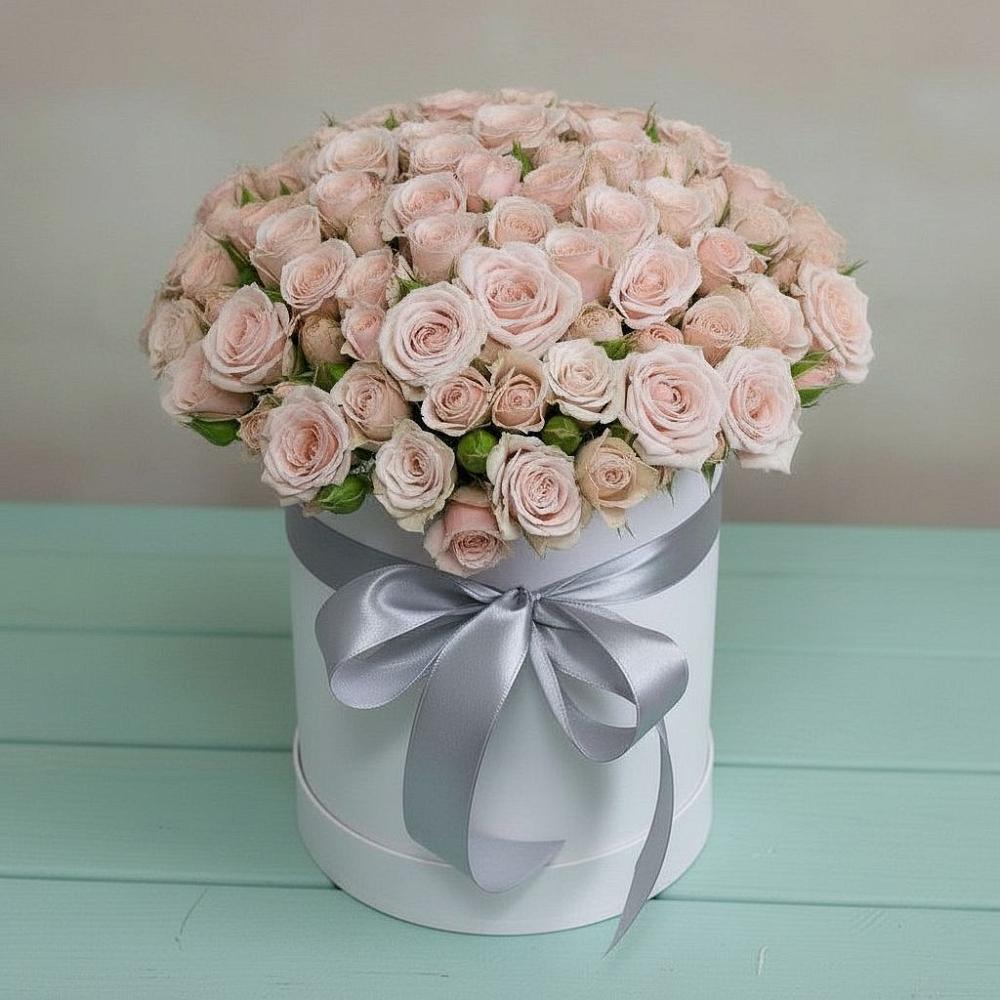 Цветочная композиция из Розы в шляпной коробке в Новоржеве