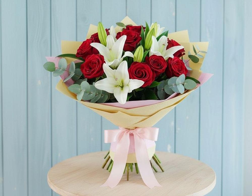 Букет цветов из: Лилии и Розы в Новоржеве